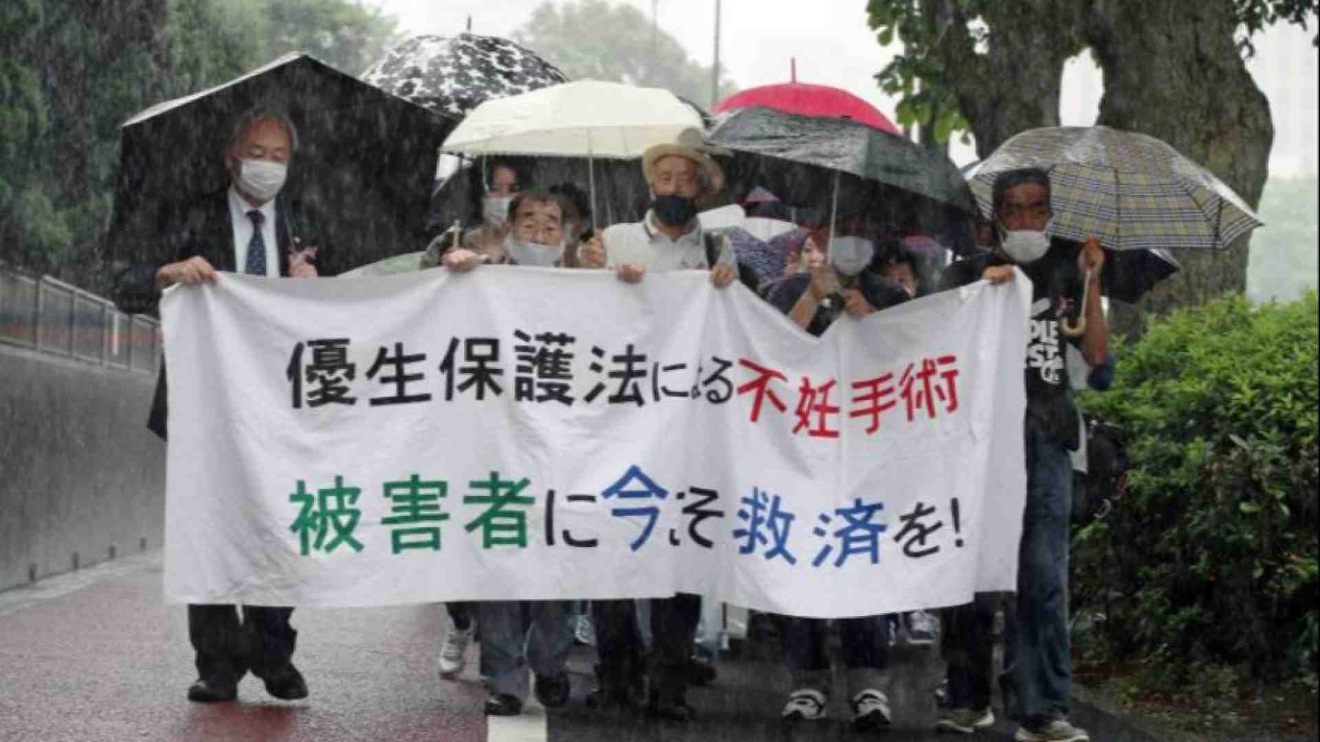 Giappone, sterilizzazioni forzate: la vergogna vale solo pochi soldi