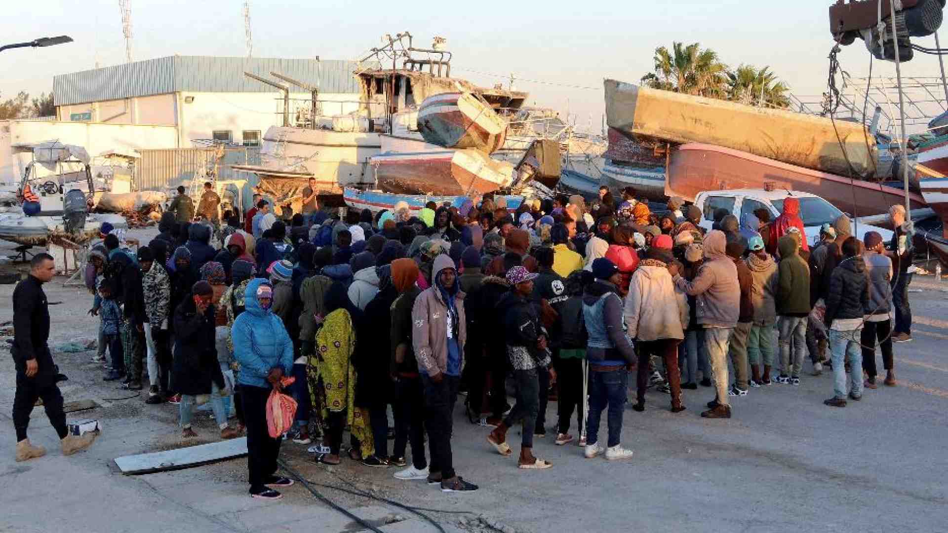 Continue deportazioni e violenze. Braccio di ferro sulla pelle dei migranti