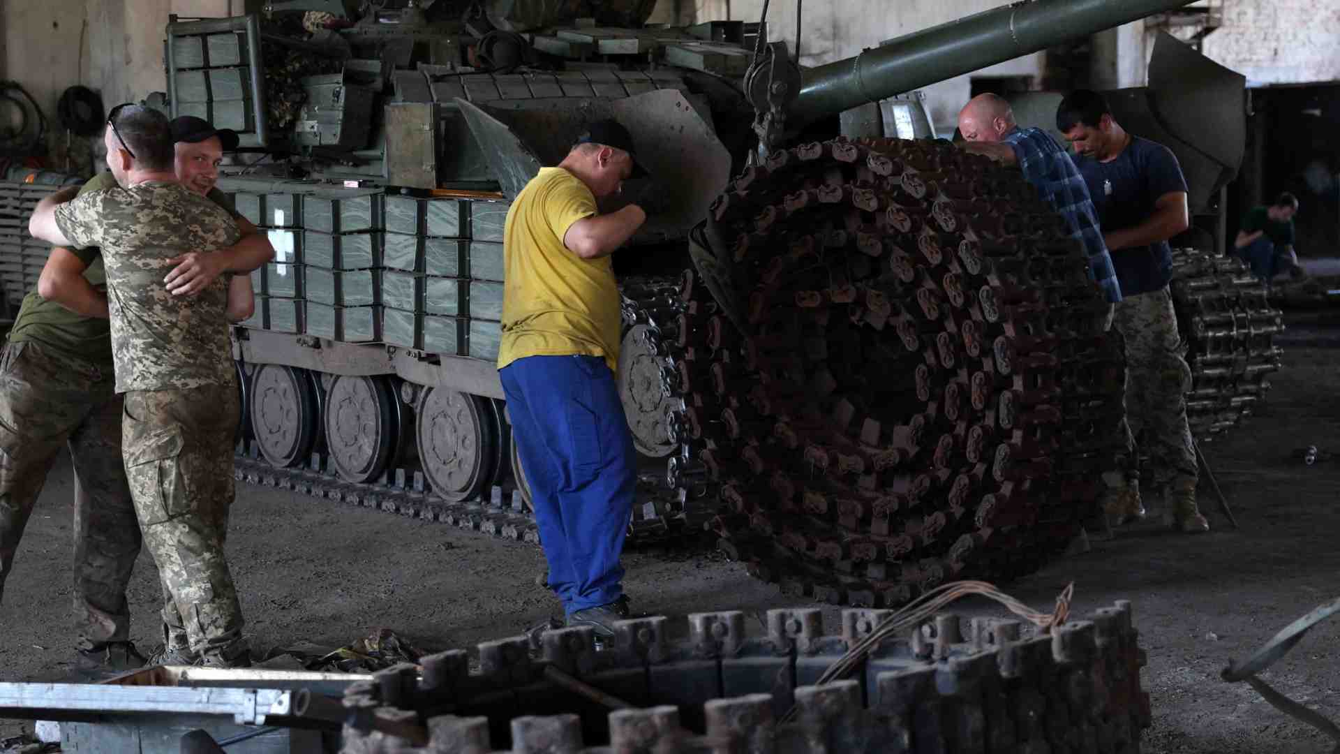 Finanza etica sotto pressione: «Dovete investire sulle armi»