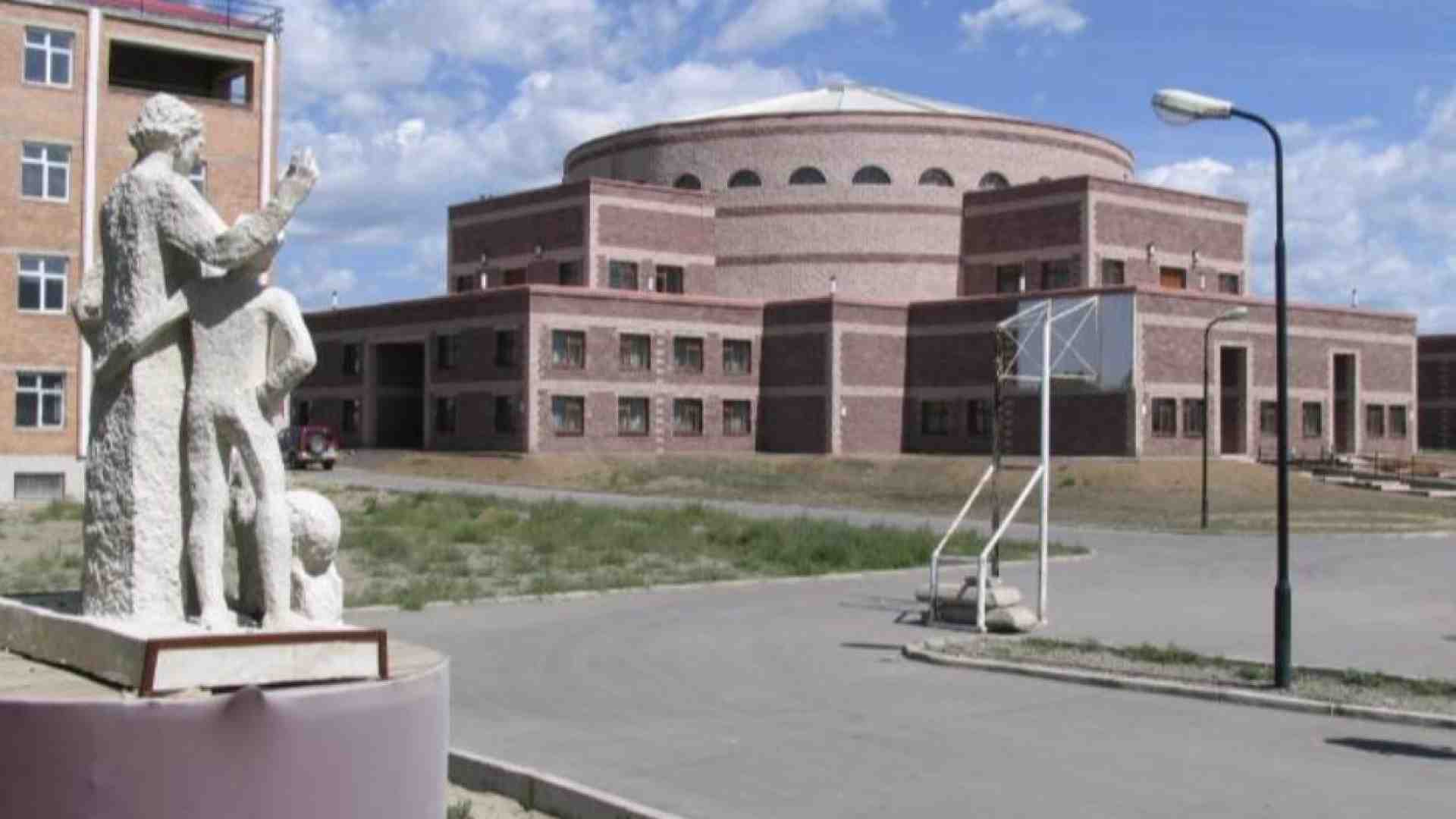 Il Papa parte per la Mongolia, «visiterà una Chiesa nascente»