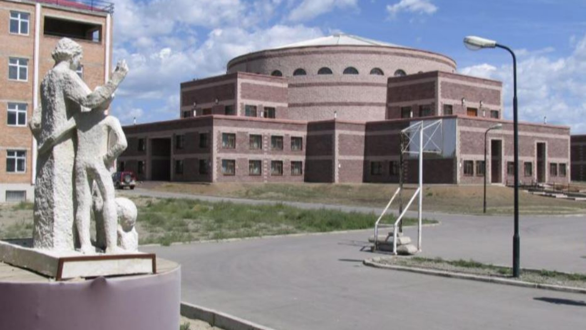 Il Papa parte per la Mongolia, «visiterà una Chiesa nascente»