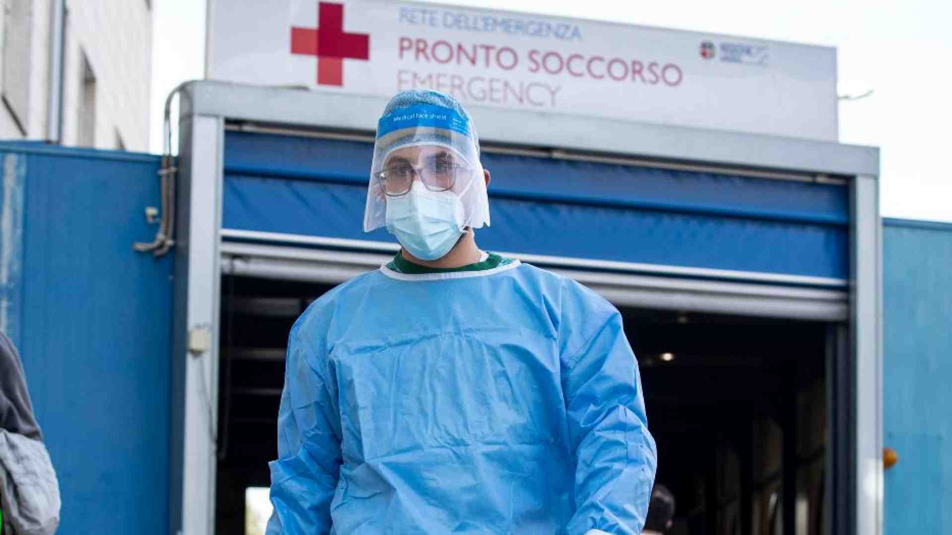 Servono infermieri, ma negli ospedali li trattiamo male. E “fuggono”