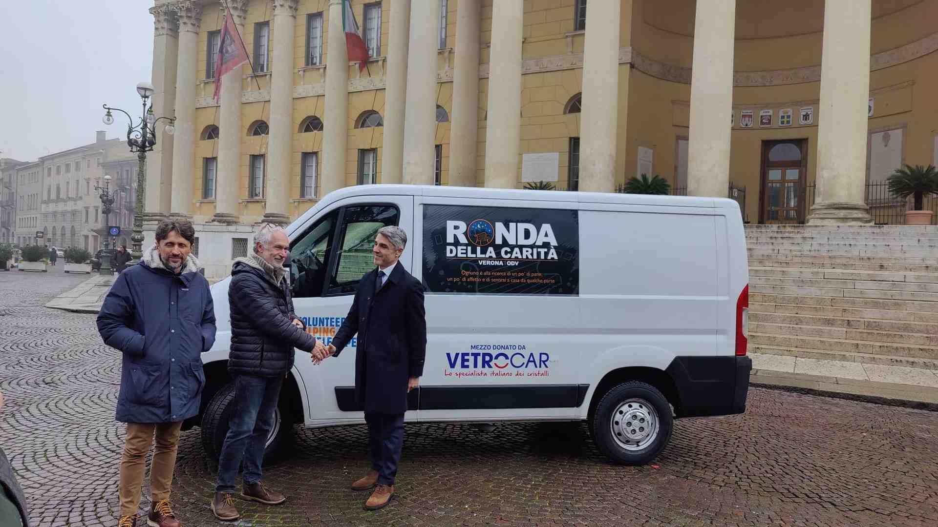 Un nuovo furgone in dono alla Ronda della carità