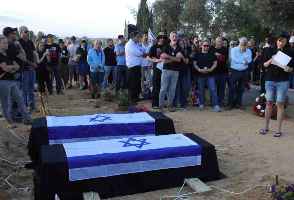 Più di mille firme per riconoscere nel 7 ottobre un femminicidio di massa