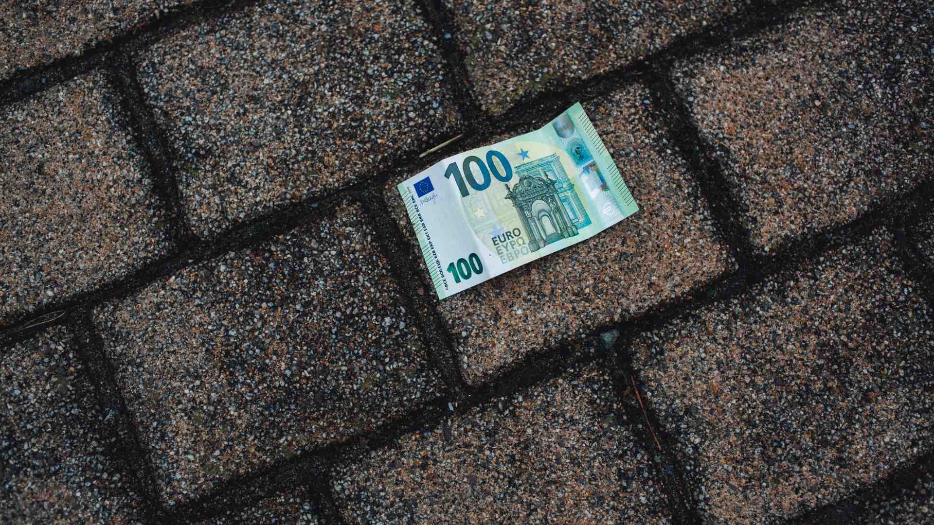 Care donne, una sola cosa ci renderà davvero uguale ai maschi: i soldi