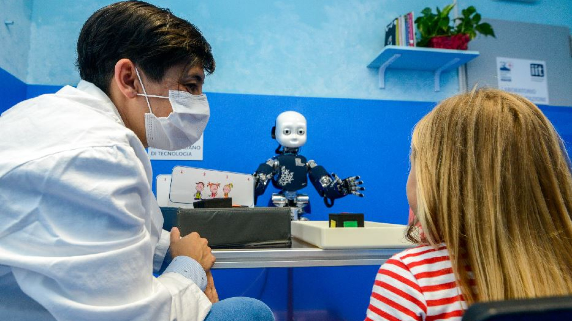 Il nuovo amico dei bambini con autismo? Il robottino iCub
