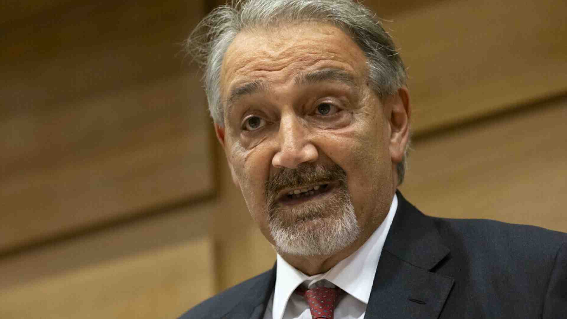 Il fantasma di Acca Larentia si aggira sul governatore del Lazio Francesco Rocca