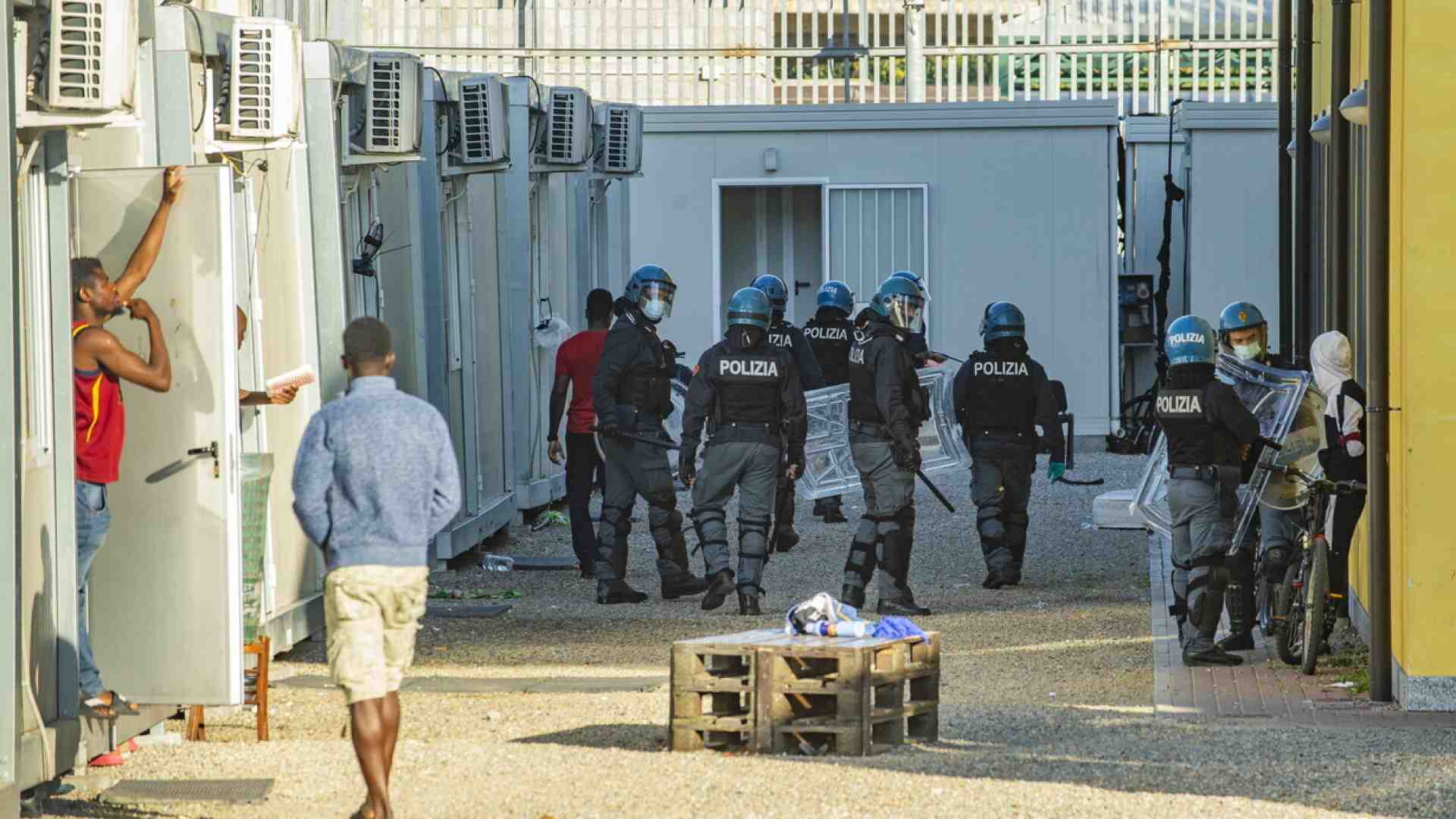 Il Cpr "disumano" di via Corelli è un monito per il governo Meloni