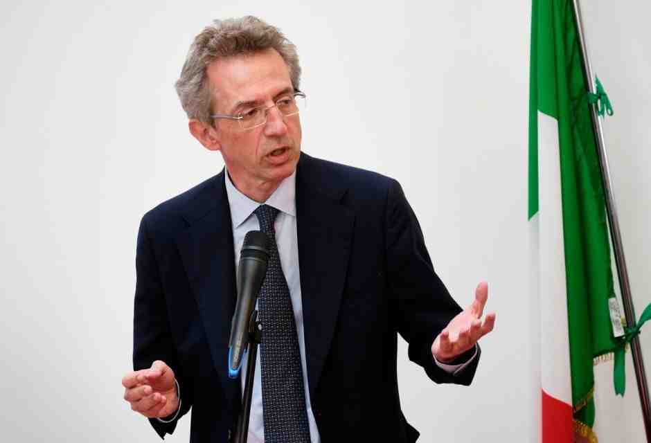 Il sindaco di Napoli Manfredi: "Non è con l'abuso d'ufficio che si ottiene trasparenza e legalità"