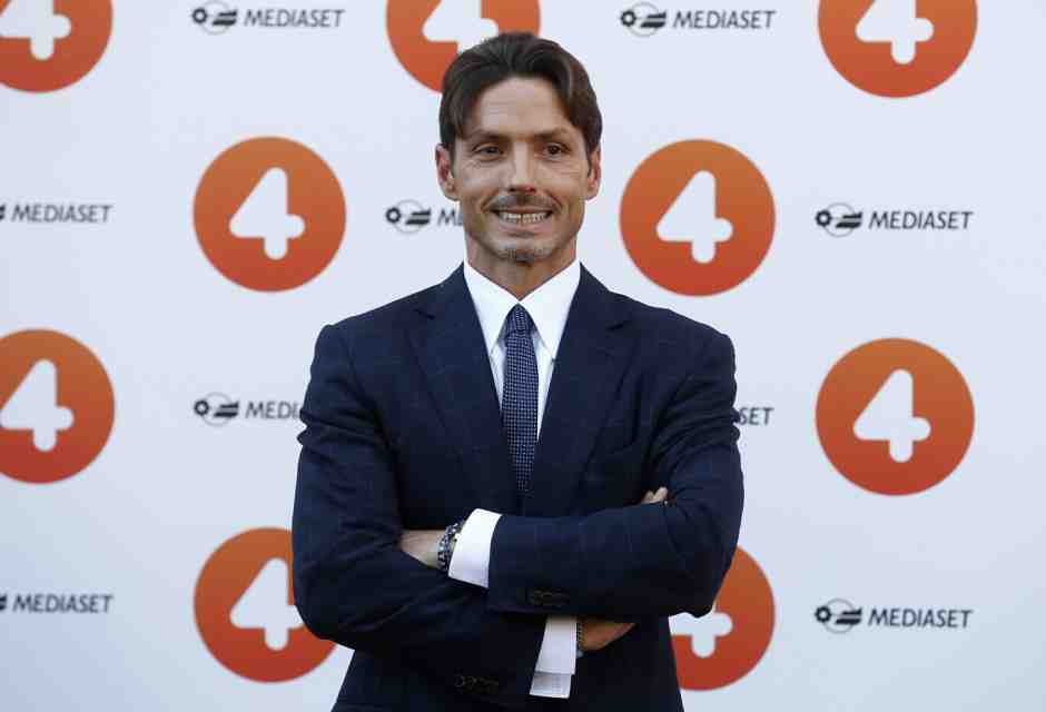 L'eskimo a Mediaset. Pier Silvio Berlusconi diventa comunista per tutelare le reti