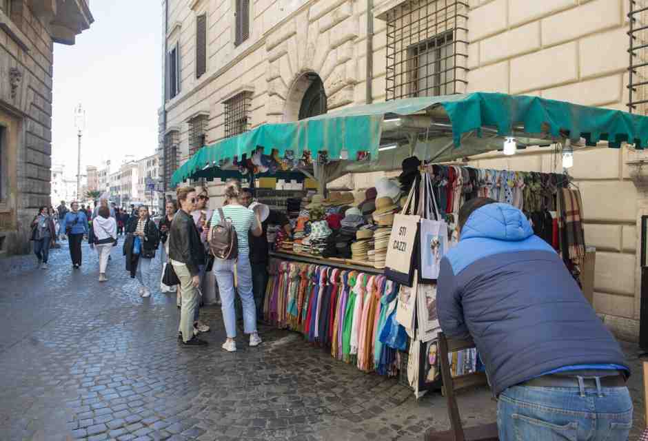 “Lucarelli sulla Bolkestein non ha fatto nulla”. Andrea Alemanni attacca l'assessora