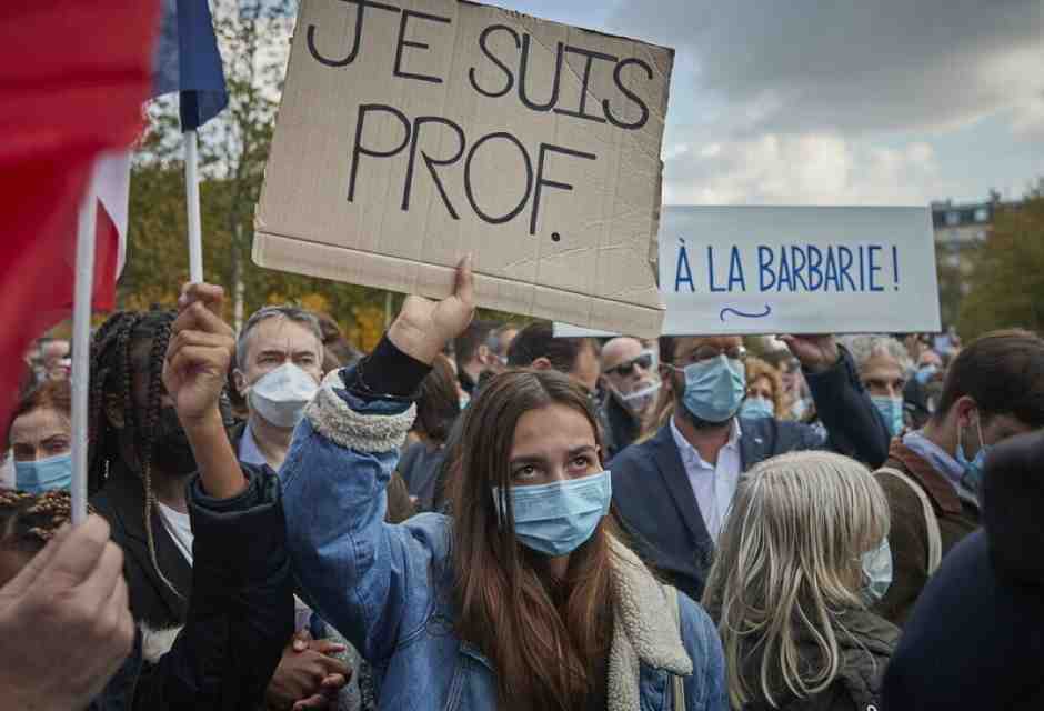 Je suis prof. Ogni giorno una nuova minaccia per i docenti francesi