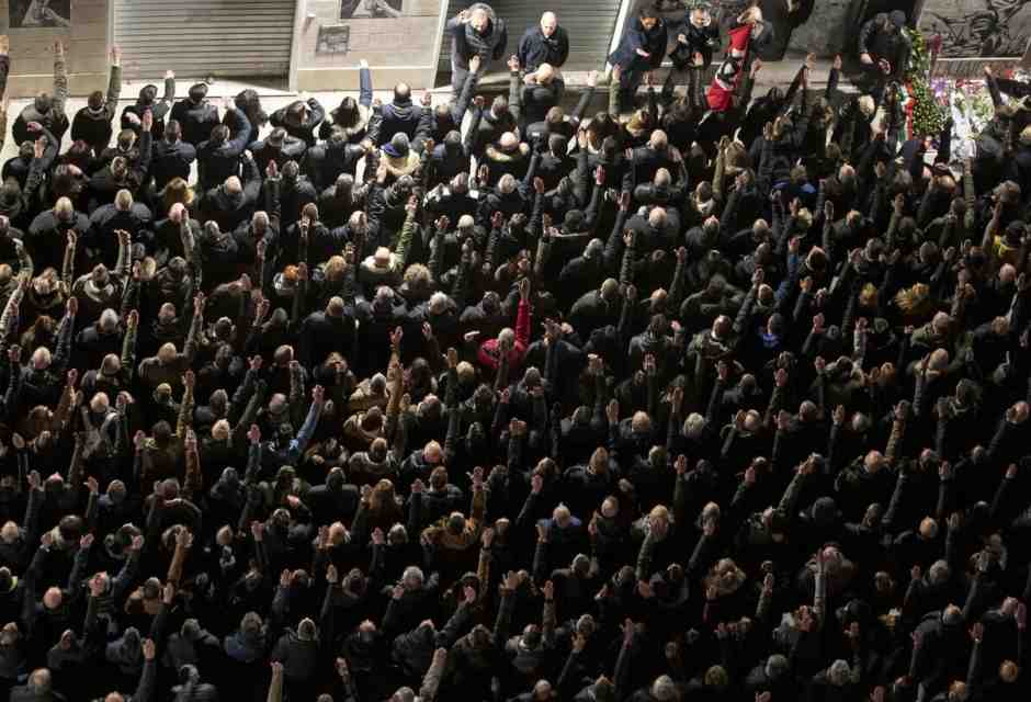 Ad Acca Larentia un’ostentazione liturgica di nostalgia, non un pericolo effettivo