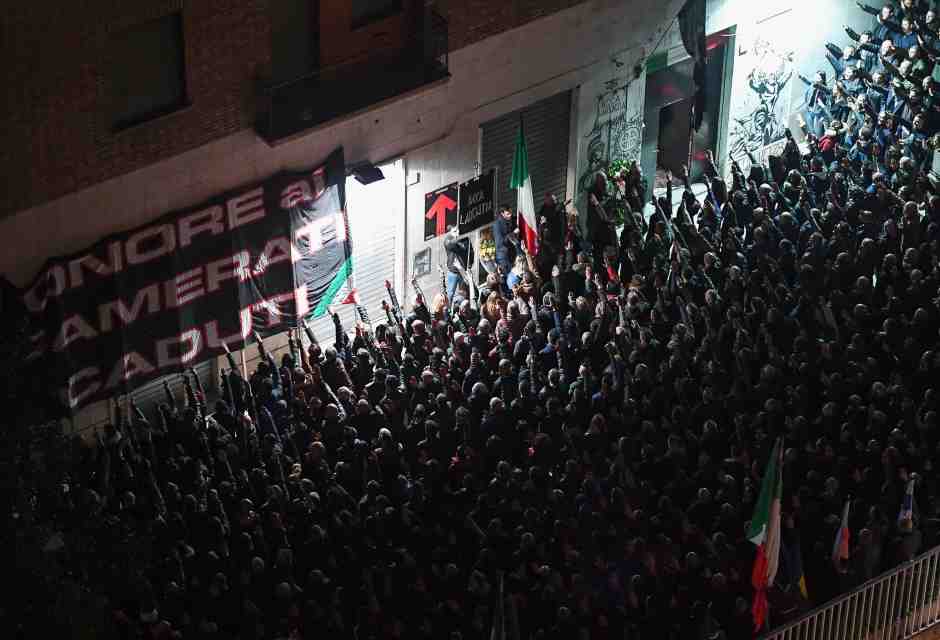 Patacca Larentia. Il nostro antifascismo tenorile all’estero diventa propaganda putiniana e banalismo liberal