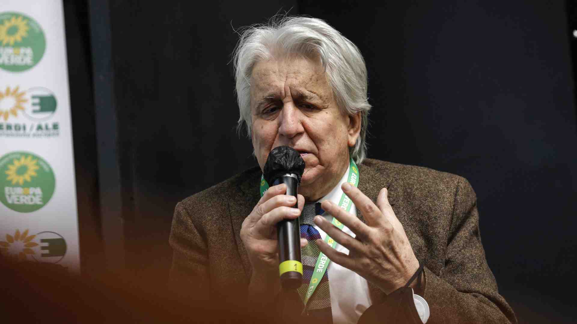 “È indecente e immorale contrapporre ai morti di destra quelli di sinistra”. Parla Luigi Manconi