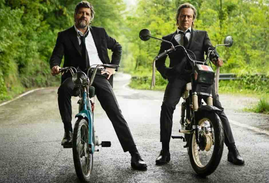 De Luigi e Accorsi, smargiassi da sballo