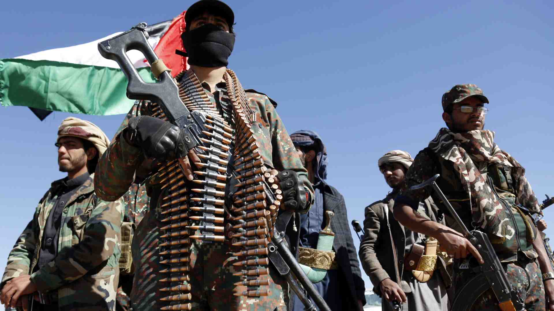 Altro attacco nel Mar Rosso. Armi e sanzioni non bastano contro gli houthi