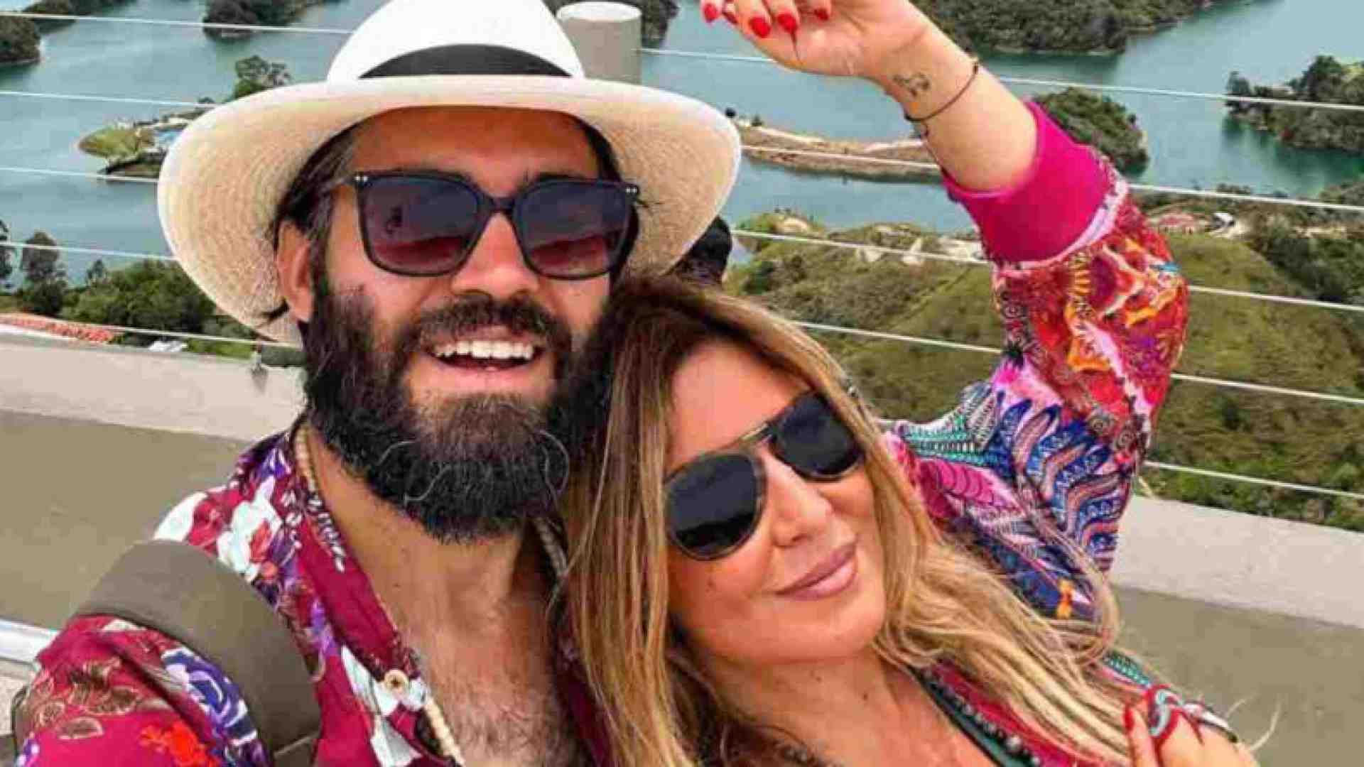 Selvaggia Lucarelli con il compagno Lorenzo Biagiarelli in una foto tratta dal profilo Instagram del food blogger <br />