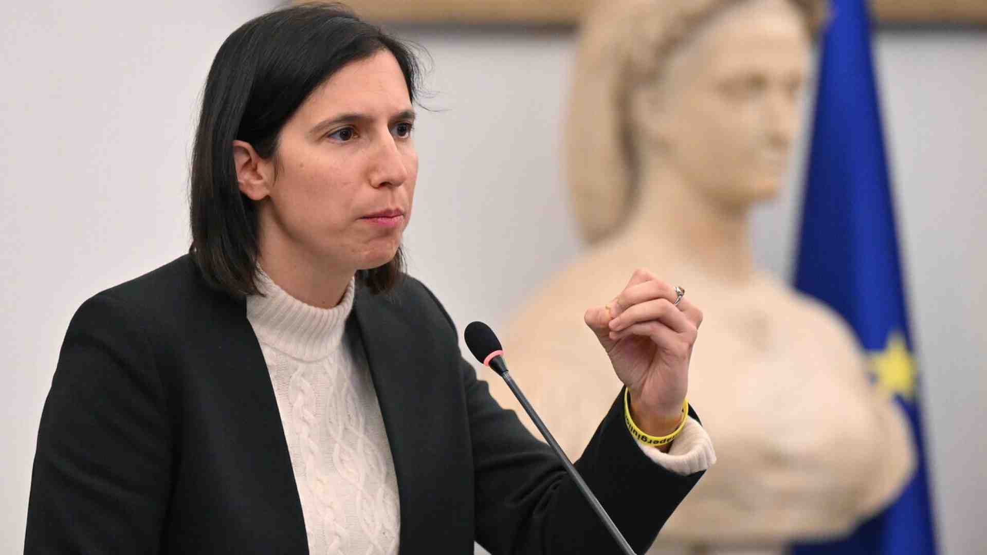 "Non candidarti, Elly". Nel Pd si ipotizza già il dopo Schlein