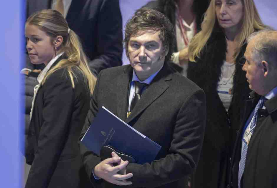 Occidente da difendere, imprenditori eroi e capitalismo come antidoto alla povertà. La lezione di Milei