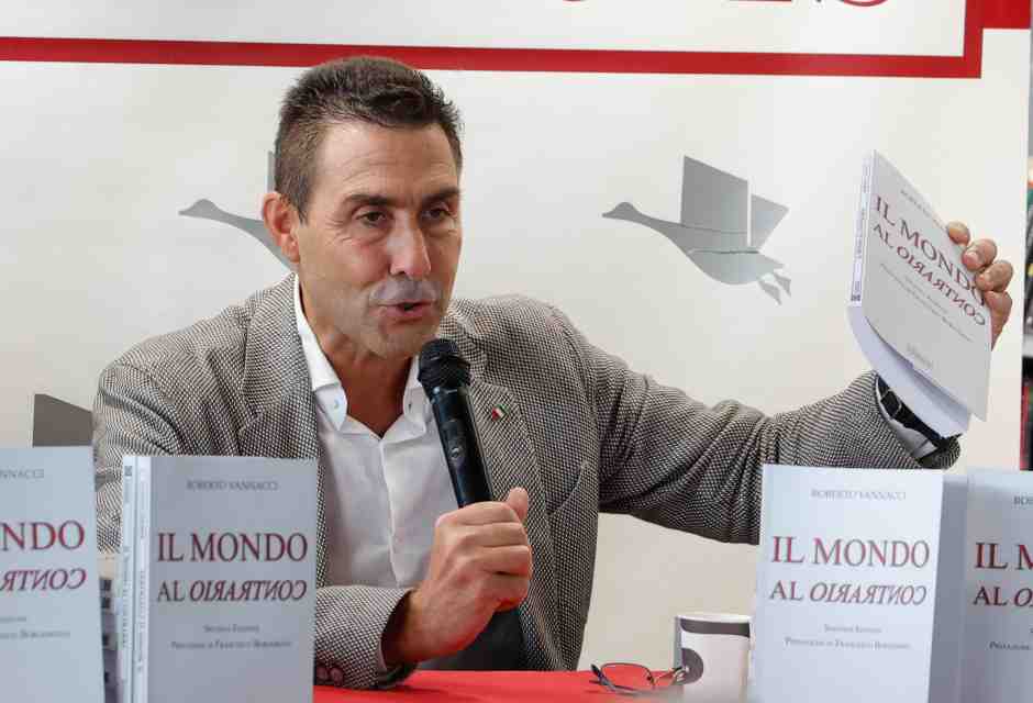 La sinistra che va in tilt. E il generale Vannacci che va (poco) in ufficio