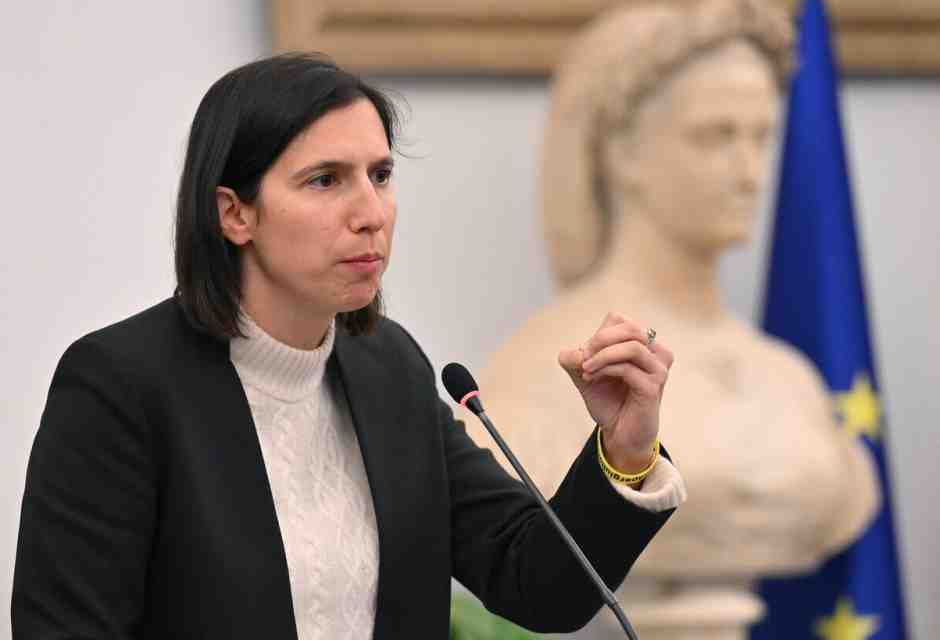 "Non candidarti, Elly". Nel Pd si ipotizza già il dopo Schlein