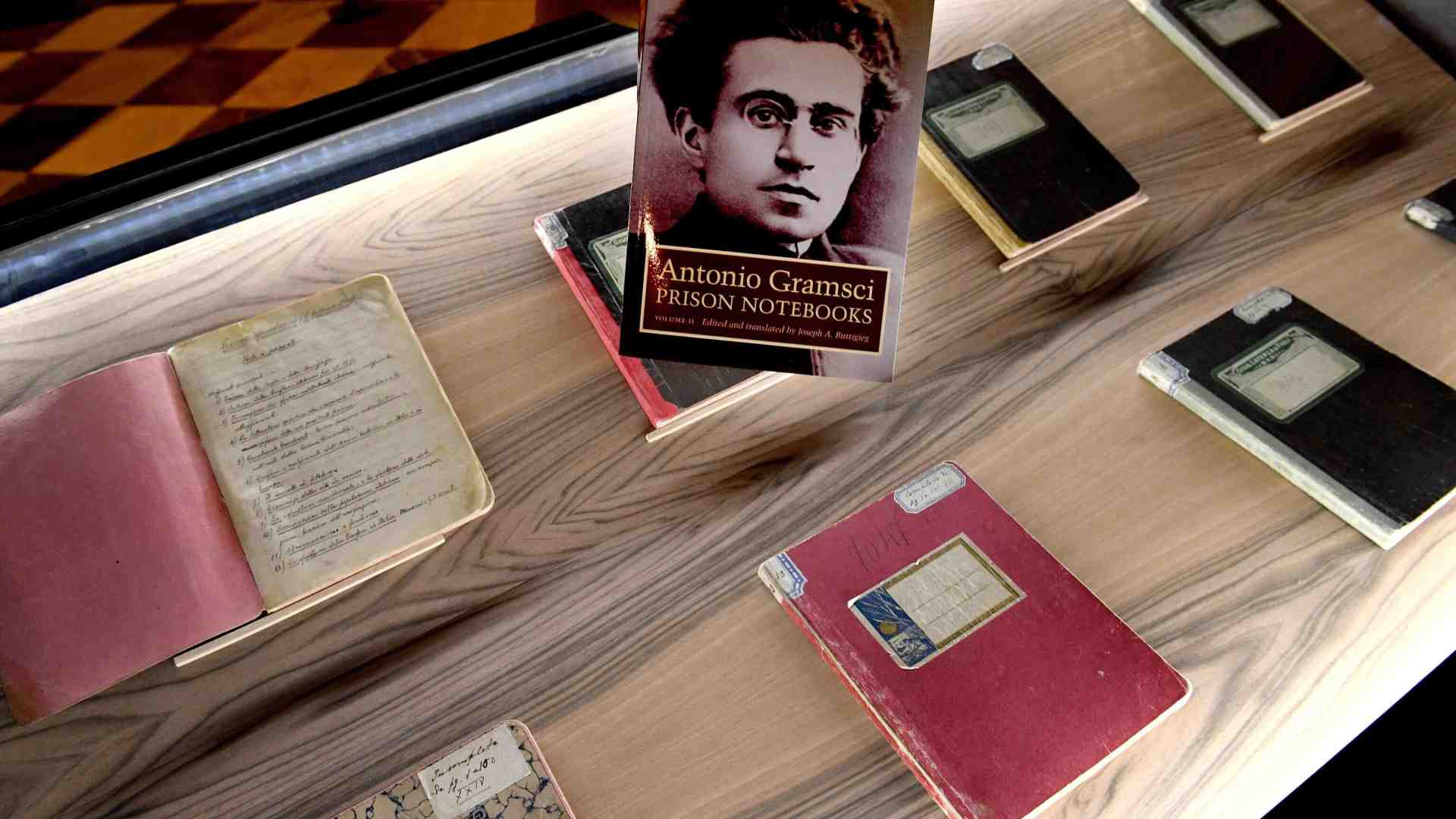“No, Gramsci non è di destra”, ci spiega Veneziani. Ora chi lo dice a Sangiuliano?
