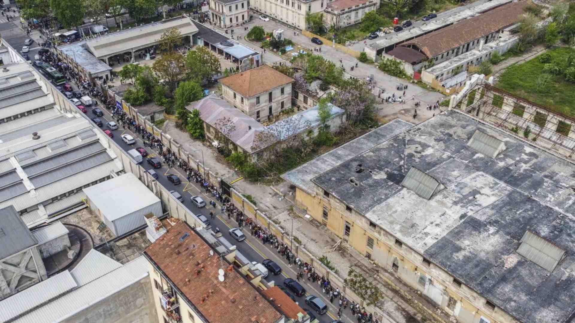 Alcova, il vero genius loci creativo del Fuorisalone, molla la città e sceglie Varedo