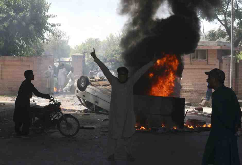 L’Iran bombarda il Pakistan e viceversa: i missili colpiscono i beluci detestati da entrambi