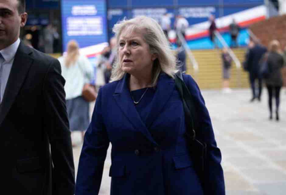 Un incontro con Susan Hall, la Tory che vuole guidare Londra ma non ha né idee né slogan