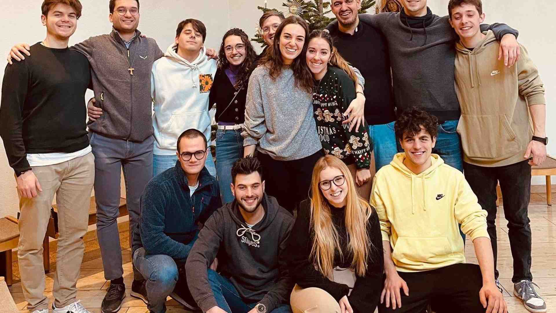 Per i giovani, con i giovani