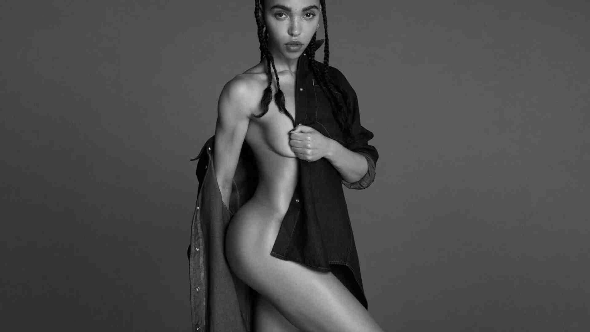 La coscia del peccato che irrita i nuovi moralisti