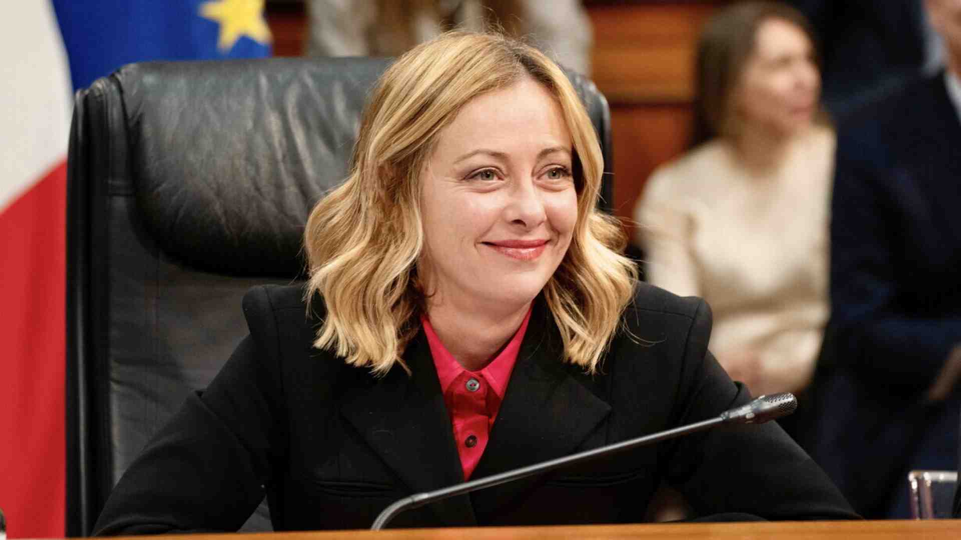 Meloni torna a Mediaset dopo il caso "Striscia". Di recente l'incontro con Pier Silvio