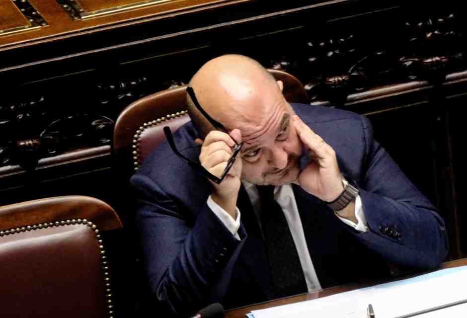 Sangiuliano e Mollicone puntano il Piccolo di Milano per Sylos Labini