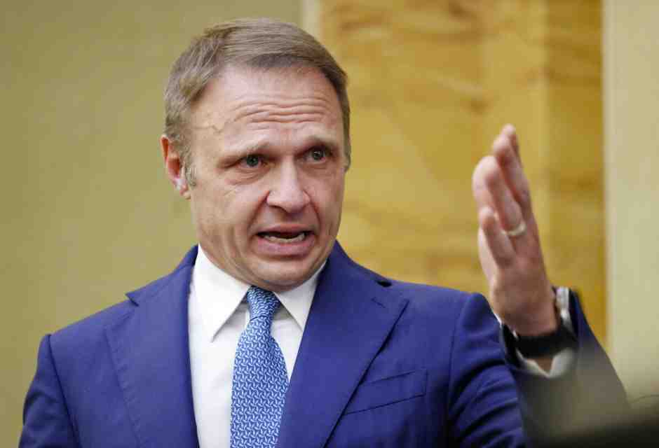 Carne sintetica, Lollobrigida ora pensa di rivalutare il divieto sul meat sounding