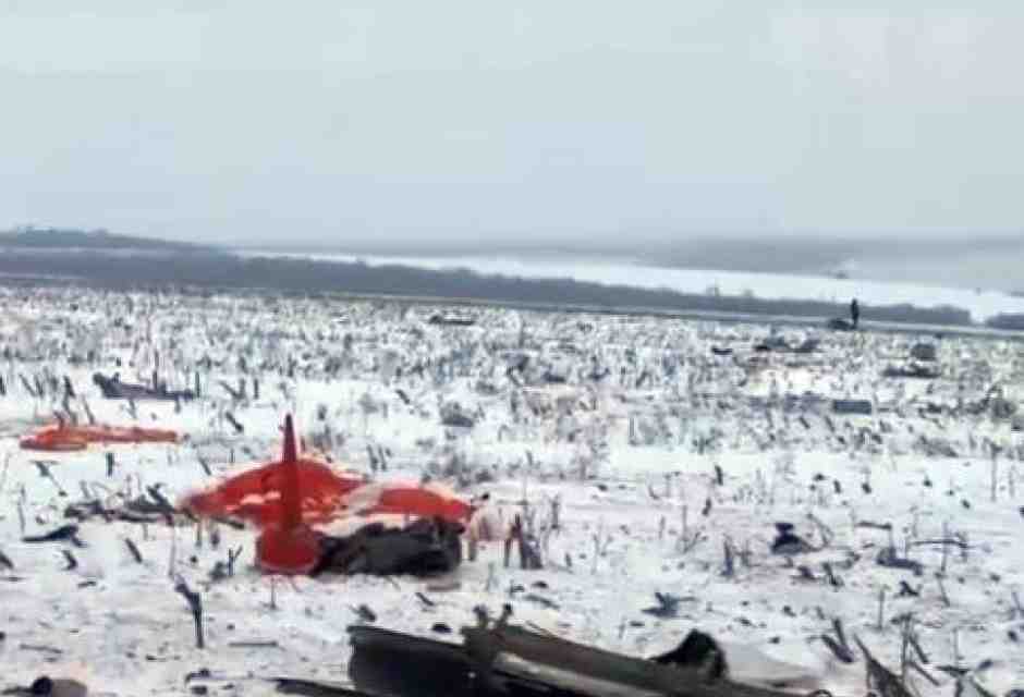 Tutte le stranezze e l’unica evidenza sull’aereo russo precipitato vicino Belgorod