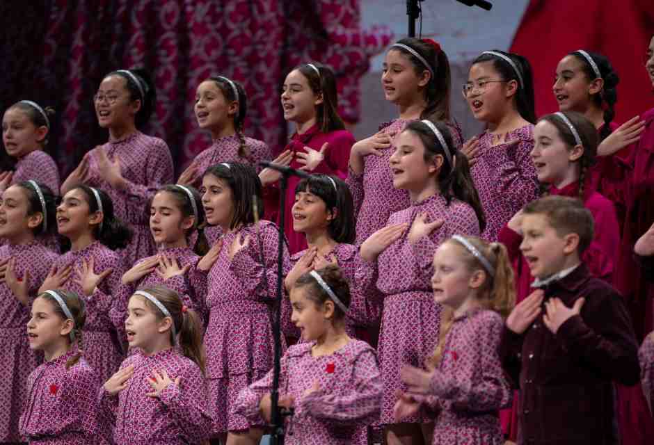 Senza volerlo, il Piccolo coro dell’Antoniano è diventato un pezzo di propaganda cinese