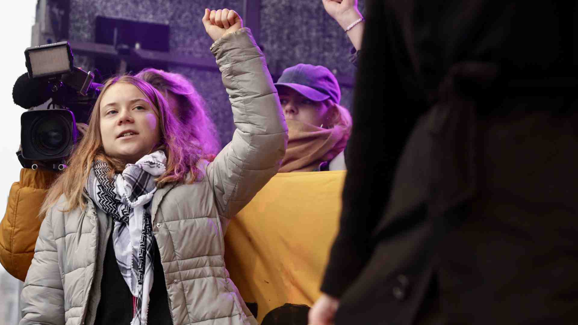 La deriva ecologista. Greta Thunberg molla il clima per la Palestina. Ogni giorno in piazza