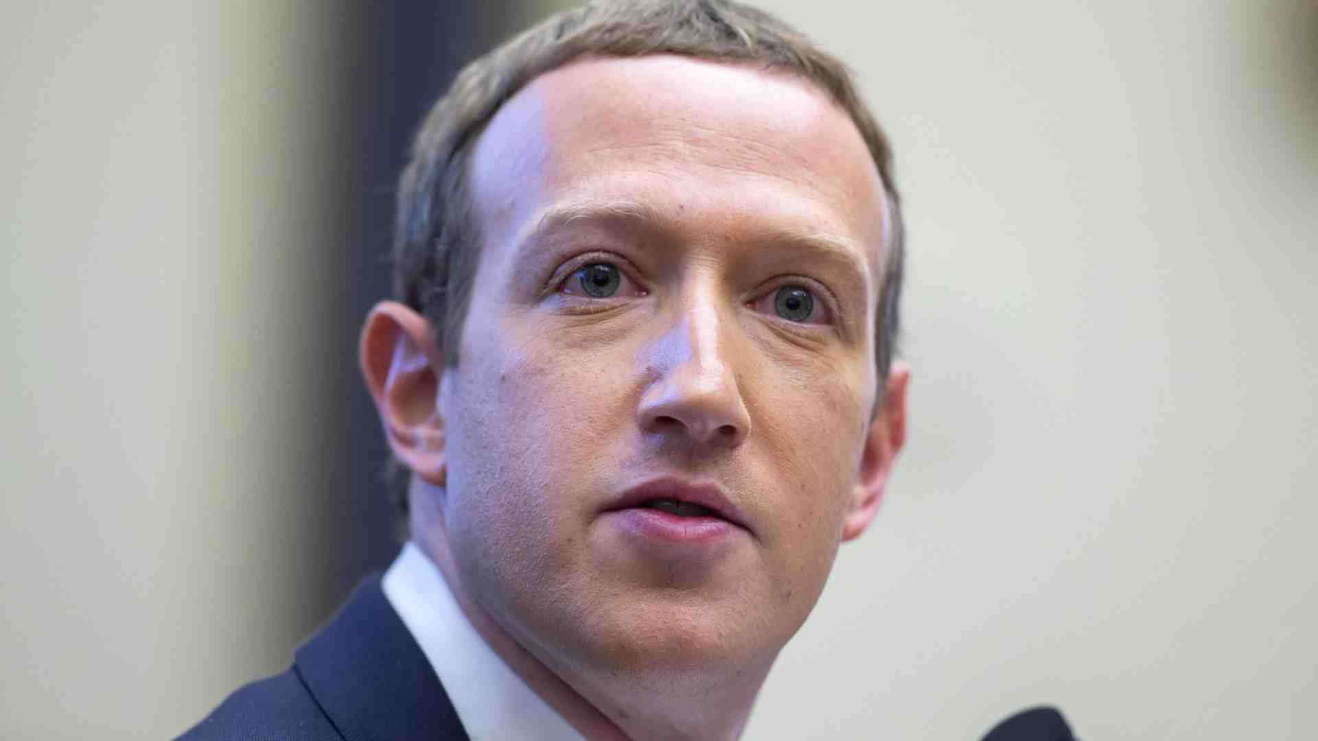 Muscoli e mattone per Zuckerberg
