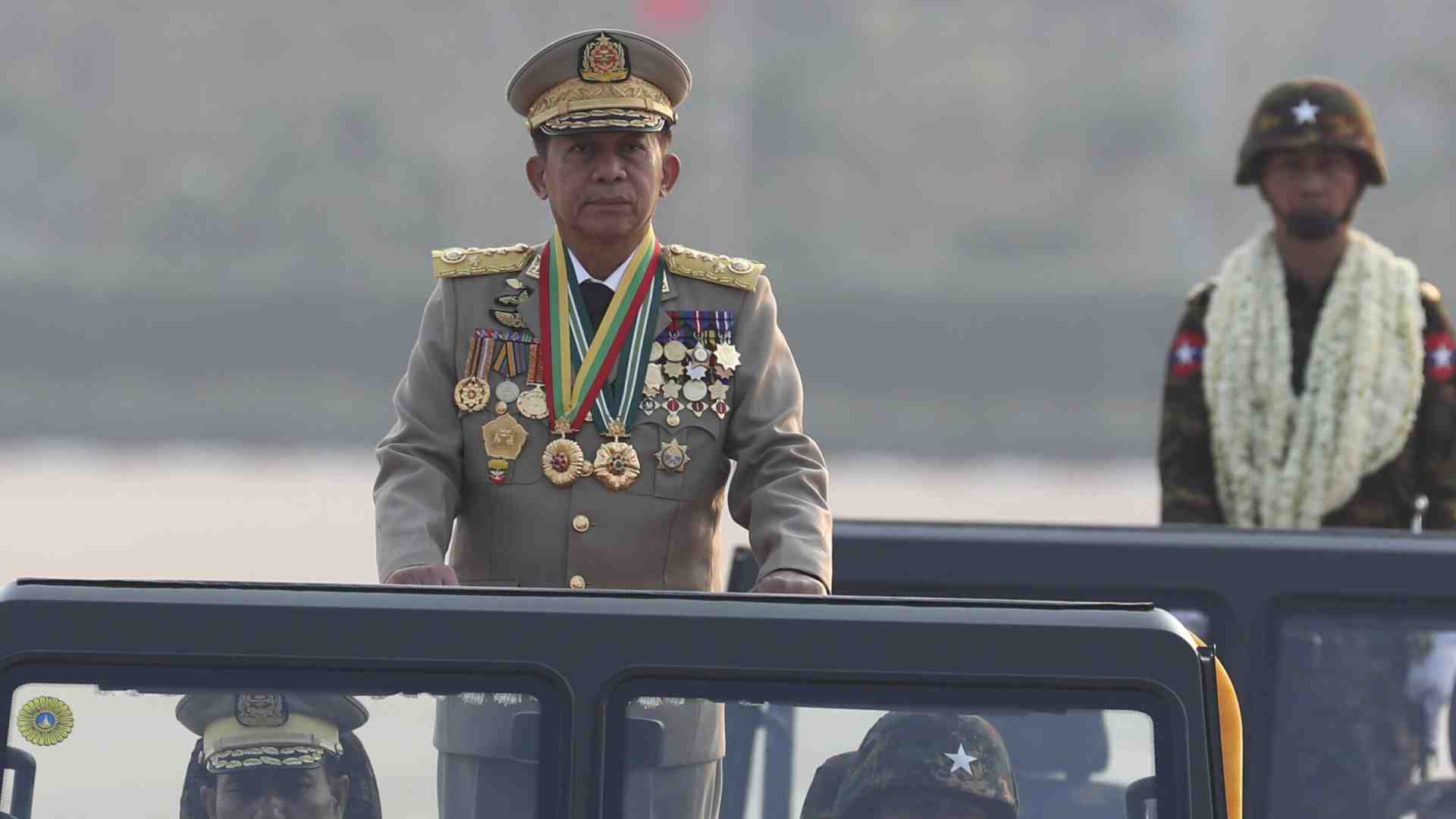 È arrivato il momento della caduta del dittatore in Birmania?