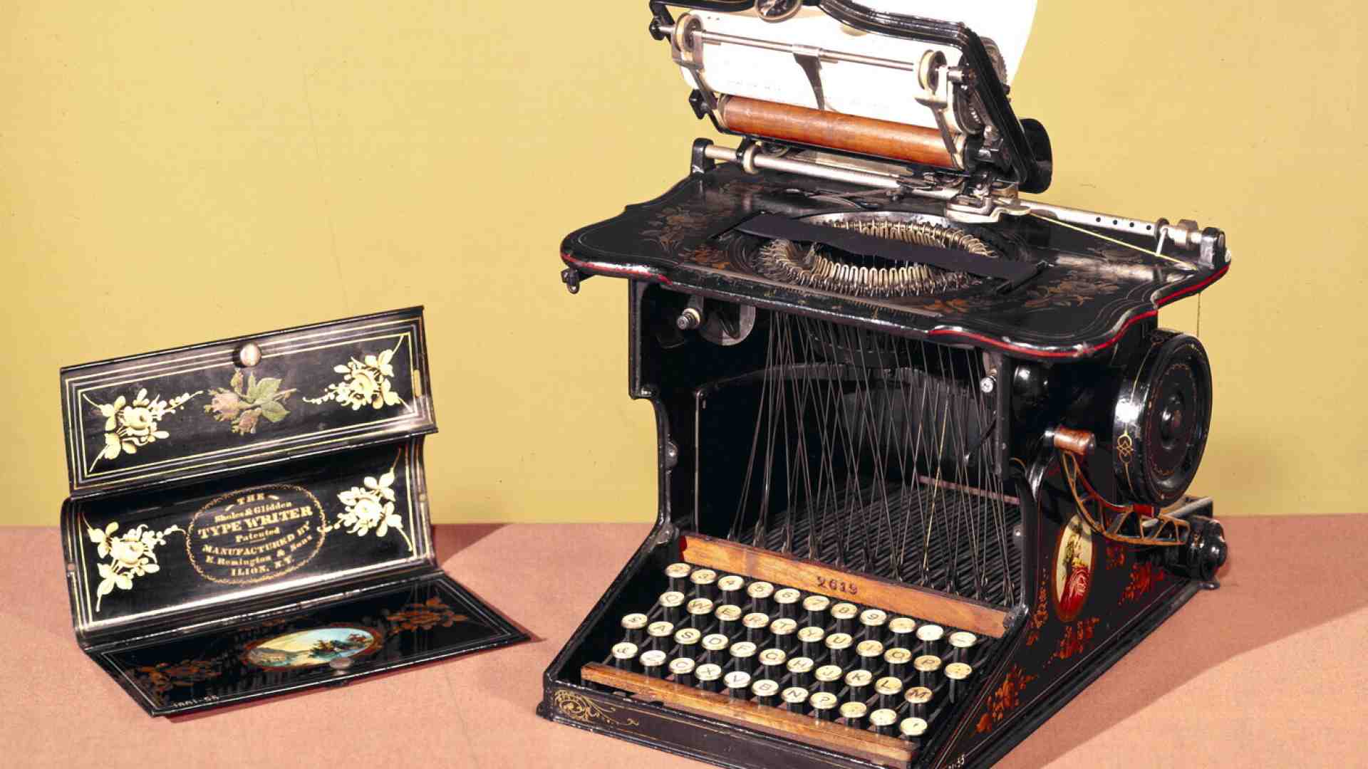 Con la macchina da scrivere nacque il moderno “digitare”. Storia di un’invenzione