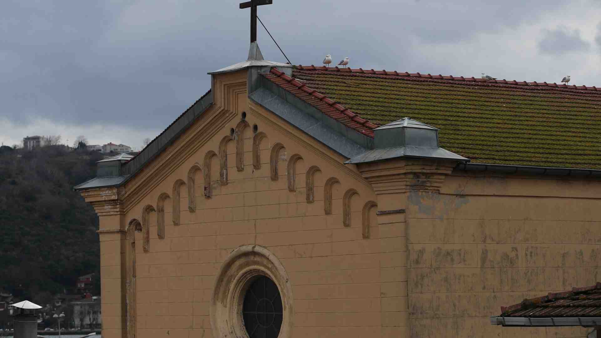 Attentato nella chiesa cattolica di Istanbul. Fermati due sospettati