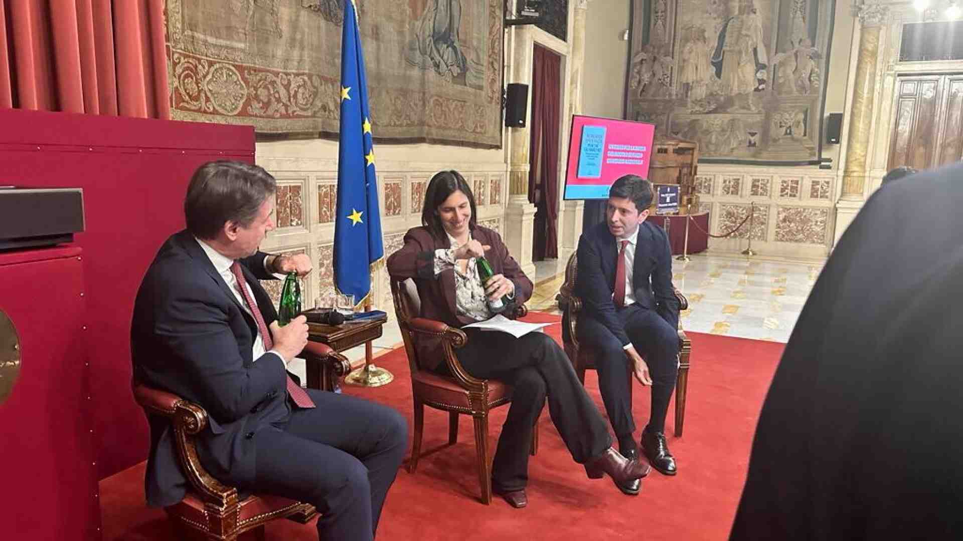 Conte e Schlein: la sinistra in quarantena per il libro di Speranza sul Covid