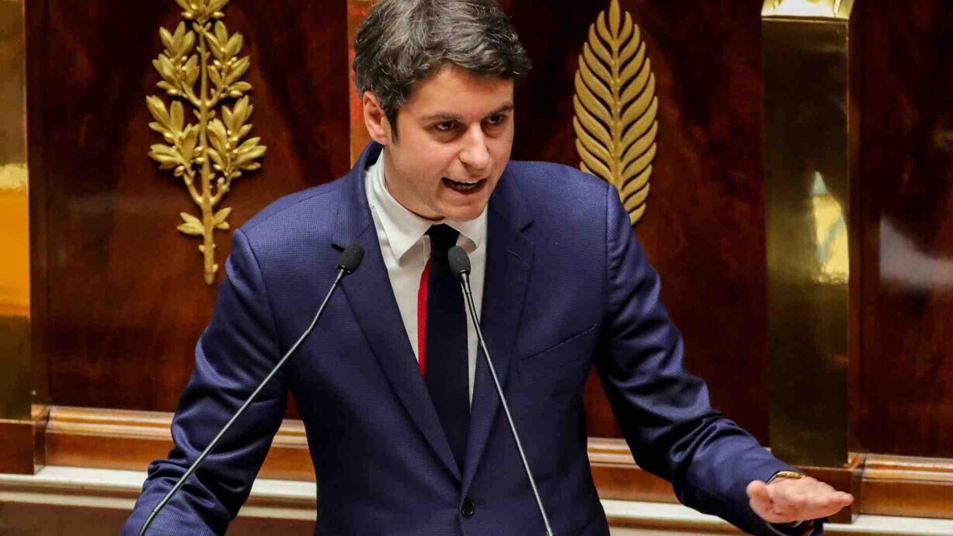 Gabriel Attal promette di alleggerire la Francia, dalla scuola all’agricoltura