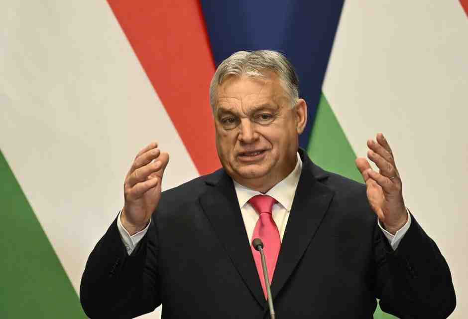 Le catene di Orbán. Il premier ungherese vuole vivere di guerre culturali e soldi europei. Non funziona