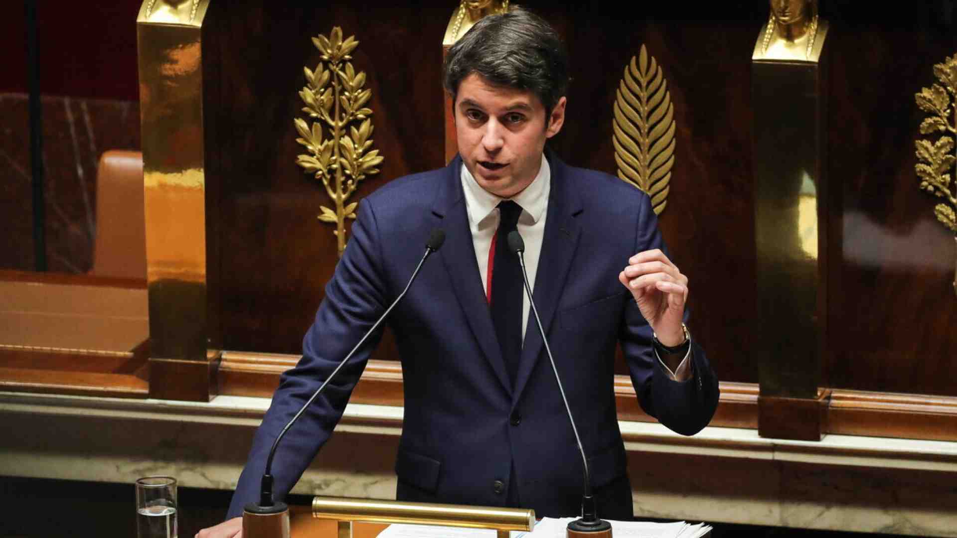 Così il discorso sovranista e gay di Gabriel Attal complica la vita ai populisti