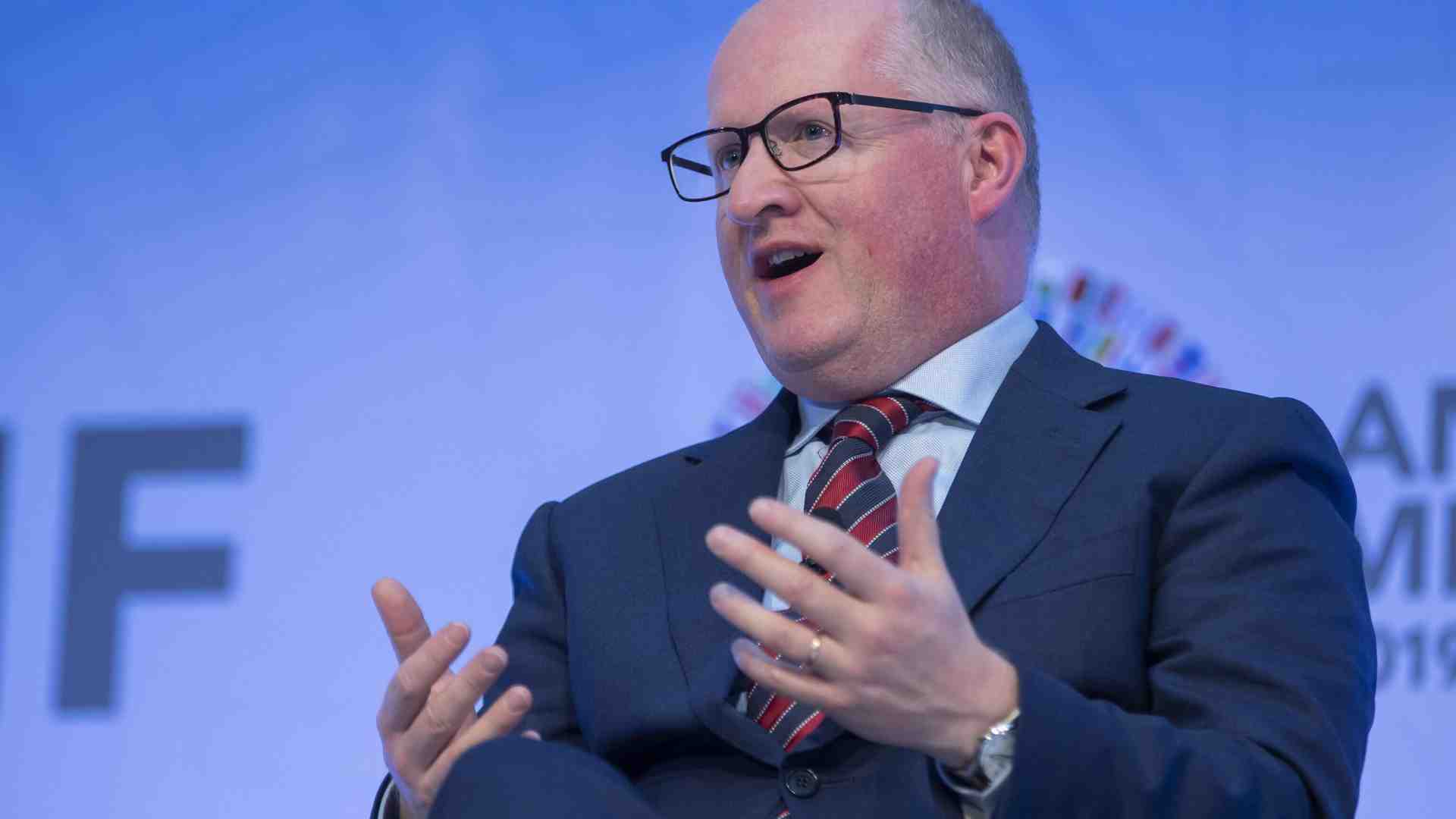 La linea della Bce tra crisi di Suez, inflazione e recessione secondo Philip Lane