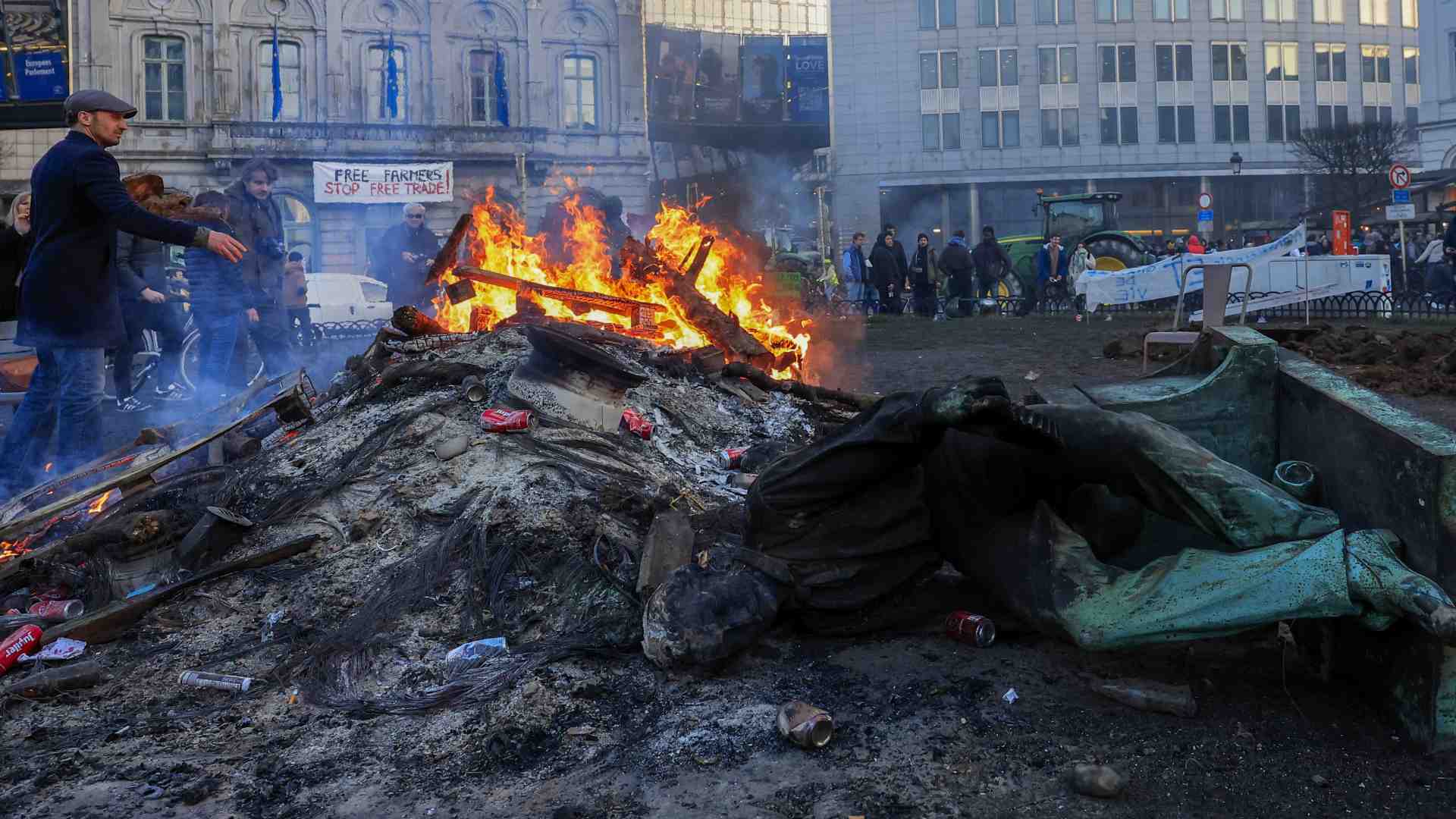 Agrovandali ed Ecovandali, la doppia morale del governo Meloni