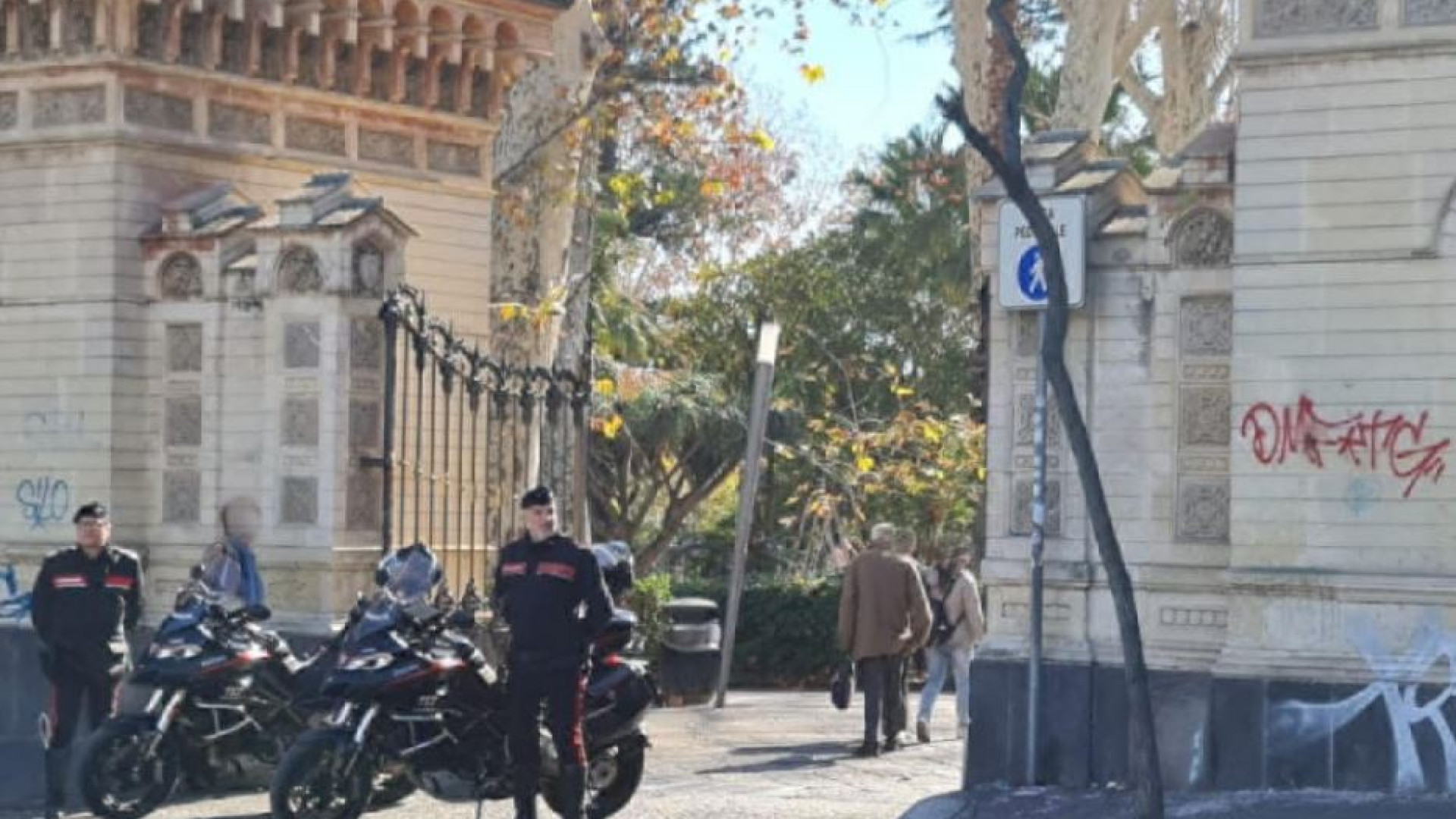 Violenza di gruppo su una ragazzina di 13 anni, sette fermati