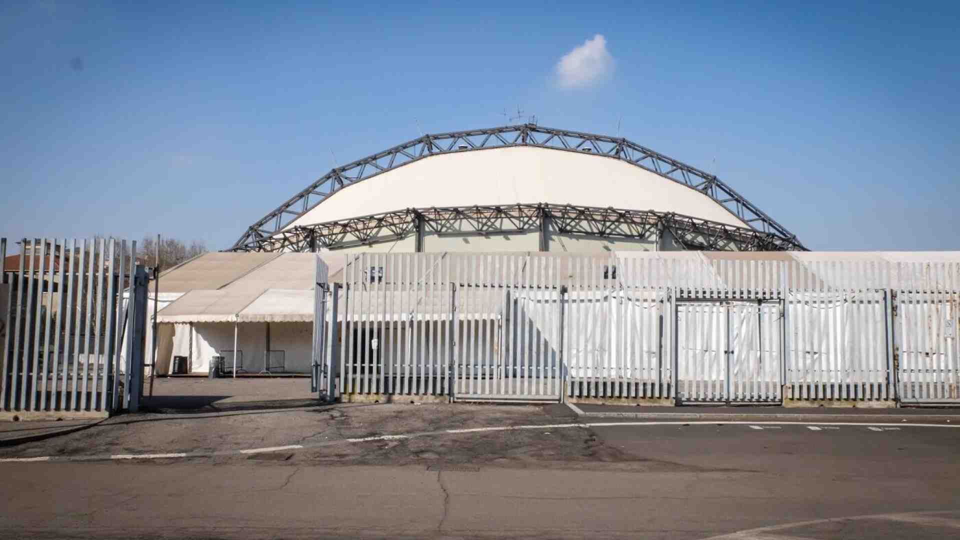 Il flop olimpico del “nuovo” Palasharp. Si rischia un disastro per tutta l’area